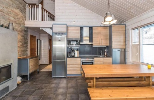 Kehys-Kainuu House | Discover Aurinko-saaga 6 Paritalo with Lake View & Spa