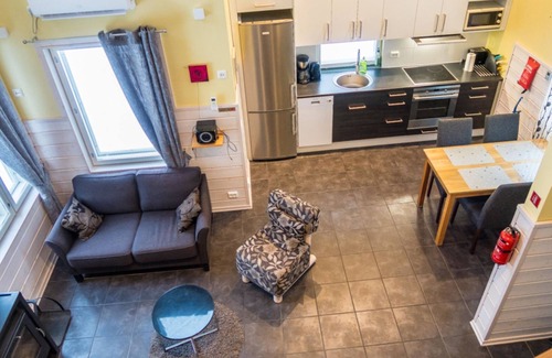 Sotkamo House | Family-Friendly Aurinkoranta 9 a with Spa and Kitchen