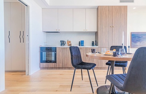 Como Apartment | Aurora Apartment - Studio Apartment, Sleeps 2
