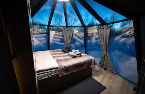 Rovaniemi Hotel | Enchanting Aurora Igloo with Private Hot Tub & Ocean Views