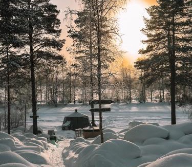 Rovaniemi Hotel | Enchanting Aurora Igloo with Private Hot Tub & Ocean Views