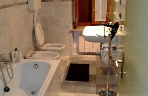 Cavaion Veronese Bed & Breakfast | Cozy B&B Aurora: Pet-Friendly with Restaurant & Family Options