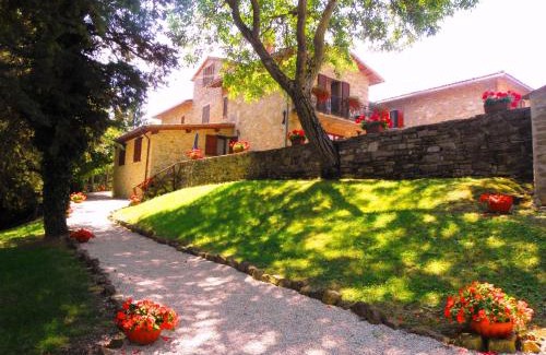 Nerbisci House | Discover Aurora: Oceanfront Retreat with Spa & Pool