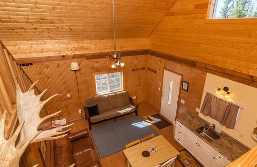 Salcha Cabin | Aurora Lodge, Aurora Nights Restaurant