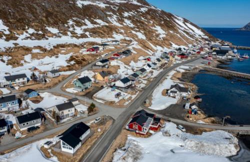 Skardsvag Apartment | Discover Aurora Lodge Skarsvåg – Guest Rated 9.8/10