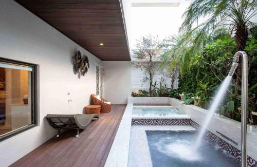 Beitun District Hotel | Relaxing Stay at AURORA MOTEL with Spa & Hot Tub Access