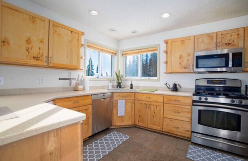 Fairbanks House | Aurora Panorama Lodge- Perfect Retreat 4b2.5b