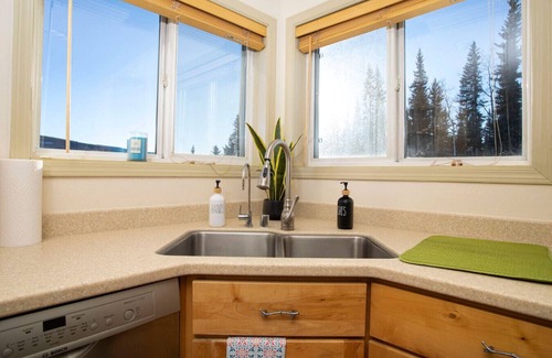 Fairbanks House | Aurora Panorama Lodge- Perfect Retreat 4b2.5b