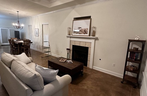 Hammond House | Top-Rated Aurora Place with Kitchen & Hot Tub Amenities