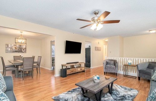Aurora House | Aurora Rental- Lehnertz