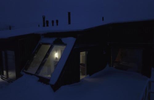 Kilpisjarvi Apartment | Relaxing Aurora View Lapland with Sky Room & Hot Tub