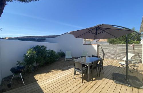 Le Bois-Plage-en-Re House | Family-Friendly AURORE Maison Comfort in Bois Plage