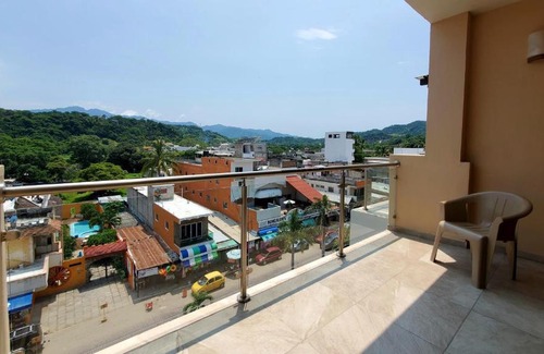 Rincon de Guayabitos Hotel | Discover Aurora Resort: Family-Friendly with Pool & Hot Tub