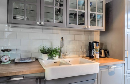 Busum Apartment | Discover Ausguck im Haus Strandpalais: Ocean View Retreat