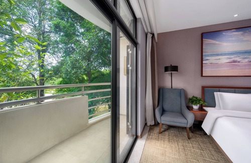 Huadu Hotel | Discover Ausotel Smart Baiyun Airport with Family-Friendly Amenities