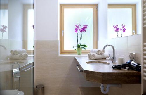 Malles Venosta Apartment | Family-Friendly Ausserglieshof Wohnung Upi for Memorable Stays