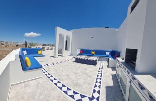 Cite El Wafa Villa | Relax at Aussie Beach Villa with Pool & Child-Friendly Fun