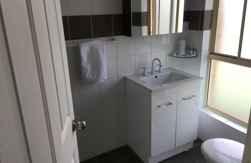 Cessnock Hotel | Top-Rated Aussie Rest Motel with Pool & Family Amenities
