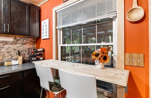 Blackshear-Prospect Hill House | Austin 1BR Downtown Escape w BBQ Games and Fireplace
