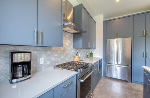 Galindo House | Inviting Austin Townhome with Enclosed Yard, Near Downtown