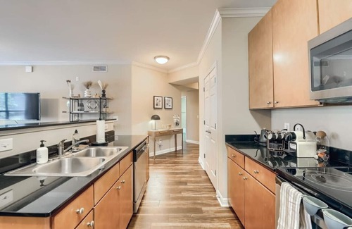 West Campus Apartment | Spacious Austin 4BR Townhome Near West Campus & Amenities