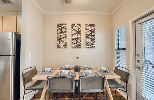 West Campus Apartment | Spacious Austin 4BR Townhome Near West Campus & Amenities