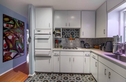 South Manchaca House | Inviting Austin Home with Spa, Kitchen & Hot Tub Access
