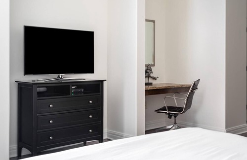 Waller Creek District Apartment | Austin | Awesome Studio Apartment