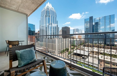 Waller Creek District Apartment | Explore Austin: Inviting Studio Apartment with Pool Access