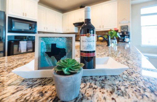 Sunset Valley House | Guest Rated: 10/10 at Austin Charm House with Spa & Breakfast