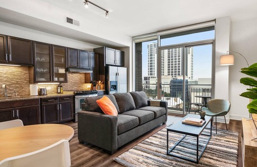 Waller Creek District Apartment | Pet-Friendly Austin Apartment with Pool and Kitchen Access