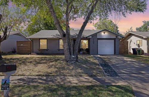Austin House | Discover Austin Dunstan by Barclé for Your Next Getaway