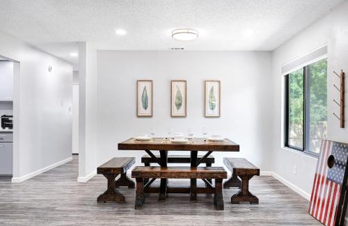 Buckingham Ridge House | Austin Escape Pets Office Games Yard Bbq