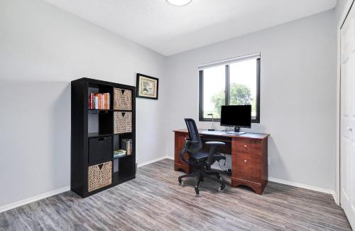 Buckingham Ridge House | Austin Escape Pets Office Games Yard Bbq