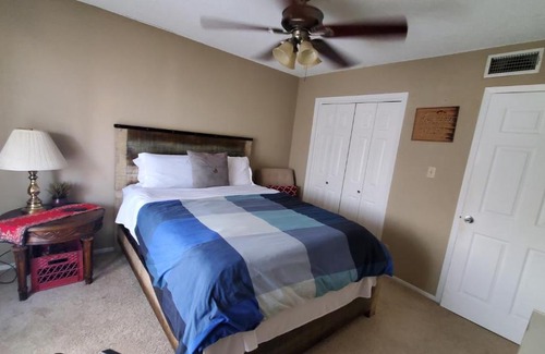 North Shoal Creek House | Inviting Austin Home Stay with Pool and Family Amenities