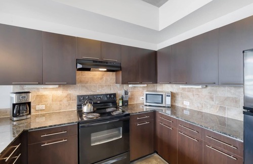 Second Street District Apartment | Pet-Friendly 2BD Apartment in Vibrant Austin District