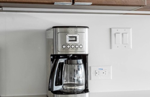 Second Street District Apartment | Explore Austin: Inviting 2BD Apartment Near 2nd Street