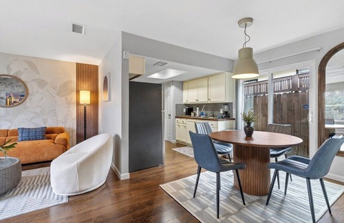 St. John - Coronado Hills Condo | Austin King Suite Mins to St.Davids Hospital. Smart TV's, Fire Places, 3 bedroom
