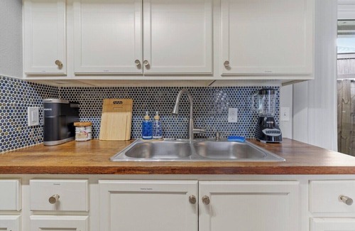 St. John - Coronado Hills Condo | Austin King Suite Mins to St.Davids Hospital. Smart TV's, Fire Places, 3 bedroom