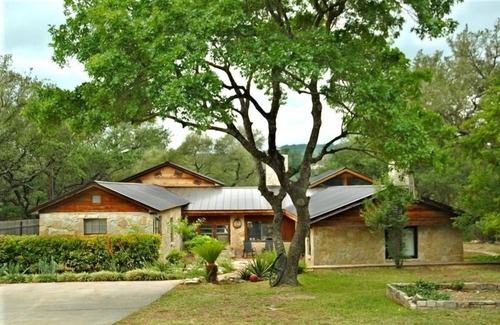 Leander House | Lake Travis Retreat: Family-Friendly Getaway with Pool