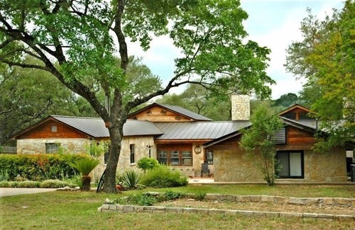 Leander House | Lake Travis Retreat: Family-Friendly Getaway with Pool