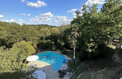 West Lake Hills House | Discover Austin Paradise: Hillside Retreat Near Downtown