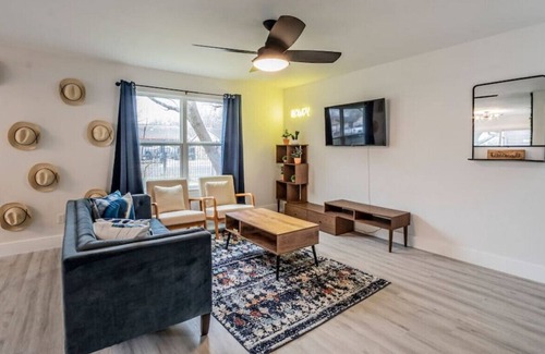 Franklin Park House | Cozy Getaway at Austin's Cowboy Retreat with Pet-Friendly Perks