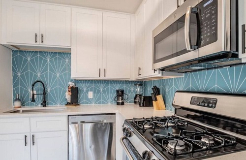 Franklin Park House | Cozy Getaway at Austin's Cowboy Retreat with Pet-Friendly Perks