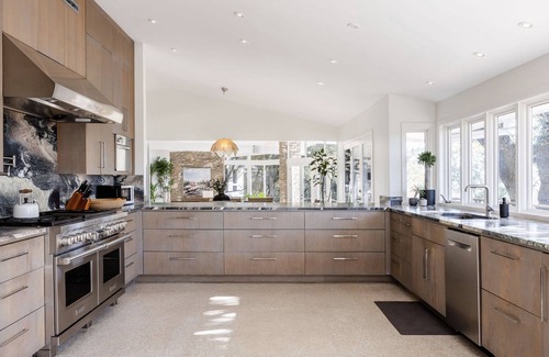 Ledge At Wild Basin House | Experience Austin Skyline Views with Private Pool & Hot Tub