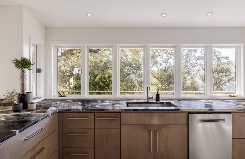 Ledge At Wild Basin House | Experience Austin Skyline Views with Private Pool & Hot Tub