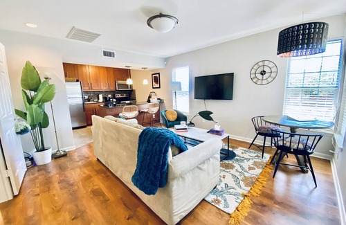 Allandale Condo | Austin Extended Stay: Pet-Friendly Near All the Action