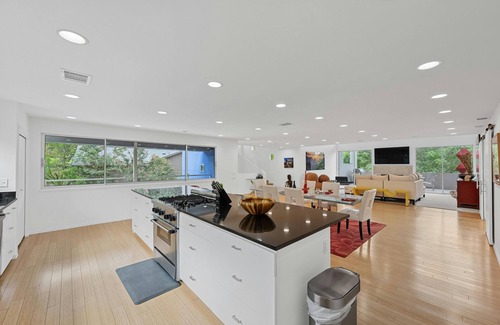 Westridge Estates House | Austin Timber Ridge Treehouse- Modern Multi Level Near Austin!