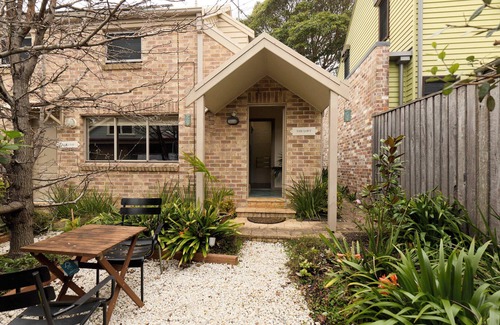 Austinmer Apartment | Austinmer Beach Studio Apartment with Parking