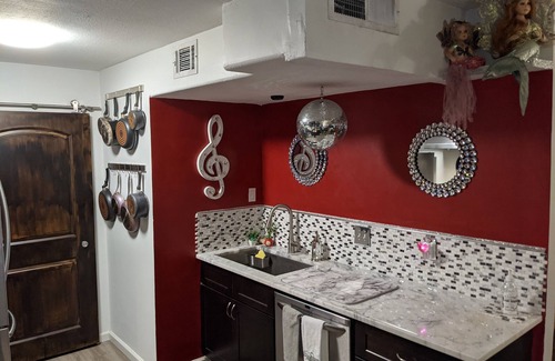 Austin House | Beautiful "Austintatious" Townhome with Lake Views 9.8/10